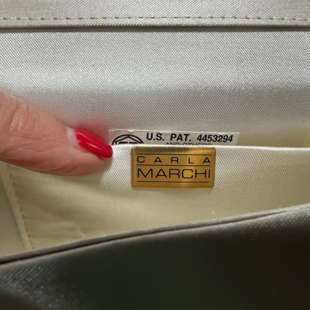 Carla Marchi cereal satin clutch with long gold chain (PB1) - Picture 6 of 7